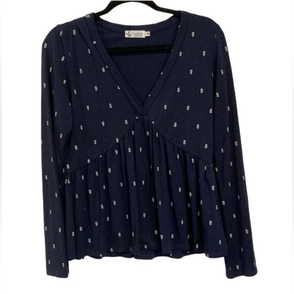 Carve Designs blue V-neck, long sleeve, top with white floral dots. Size small - Picture 1 of 8